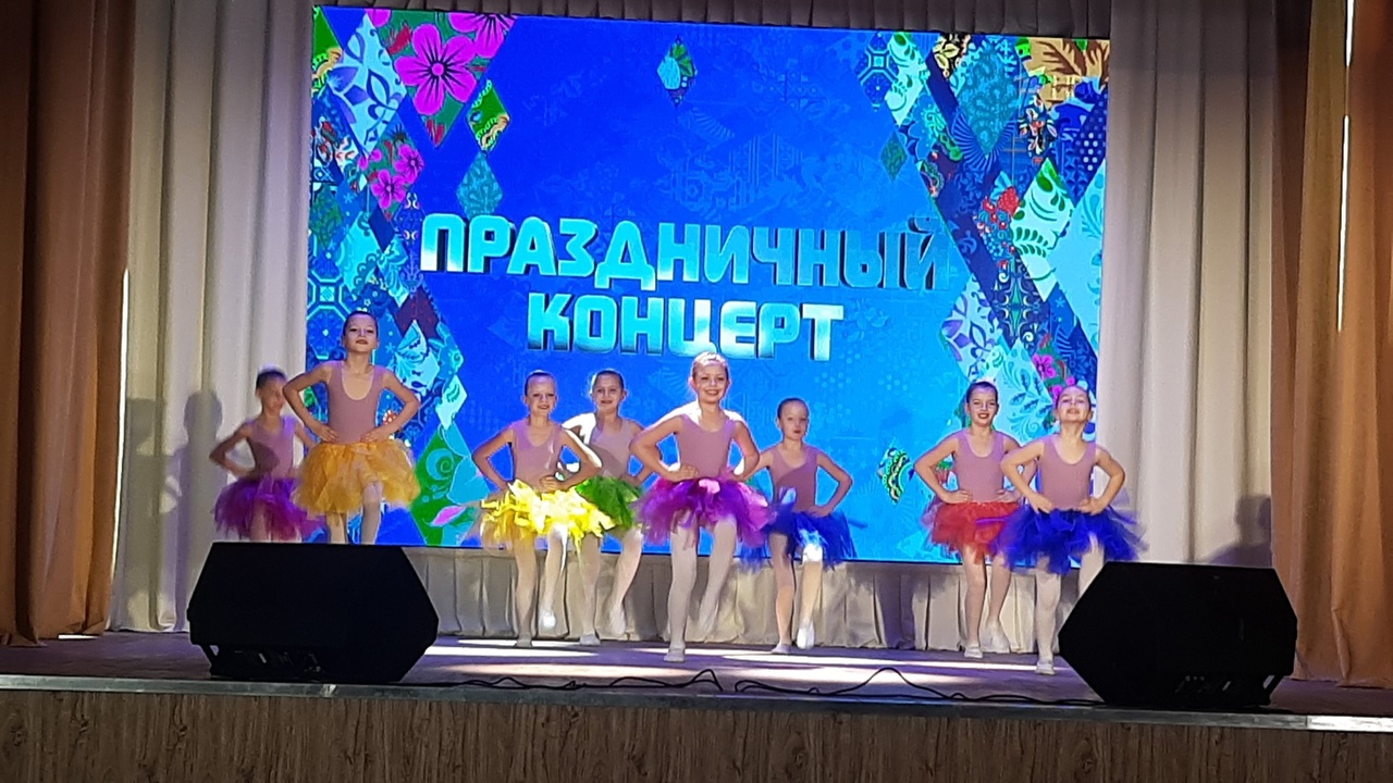 Танцовщицы Танцовщицы.