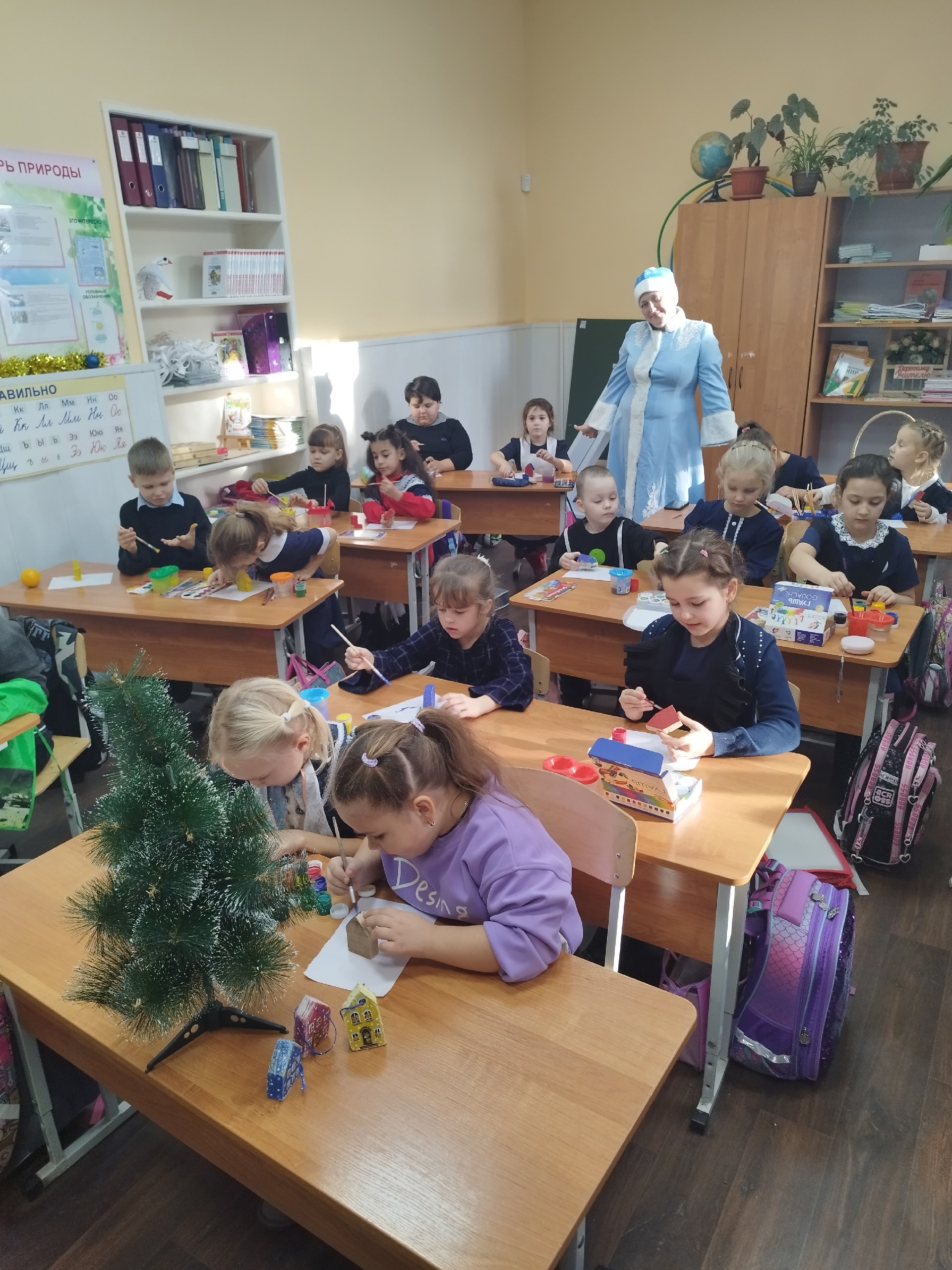 Раскраска новогодней игрушки.